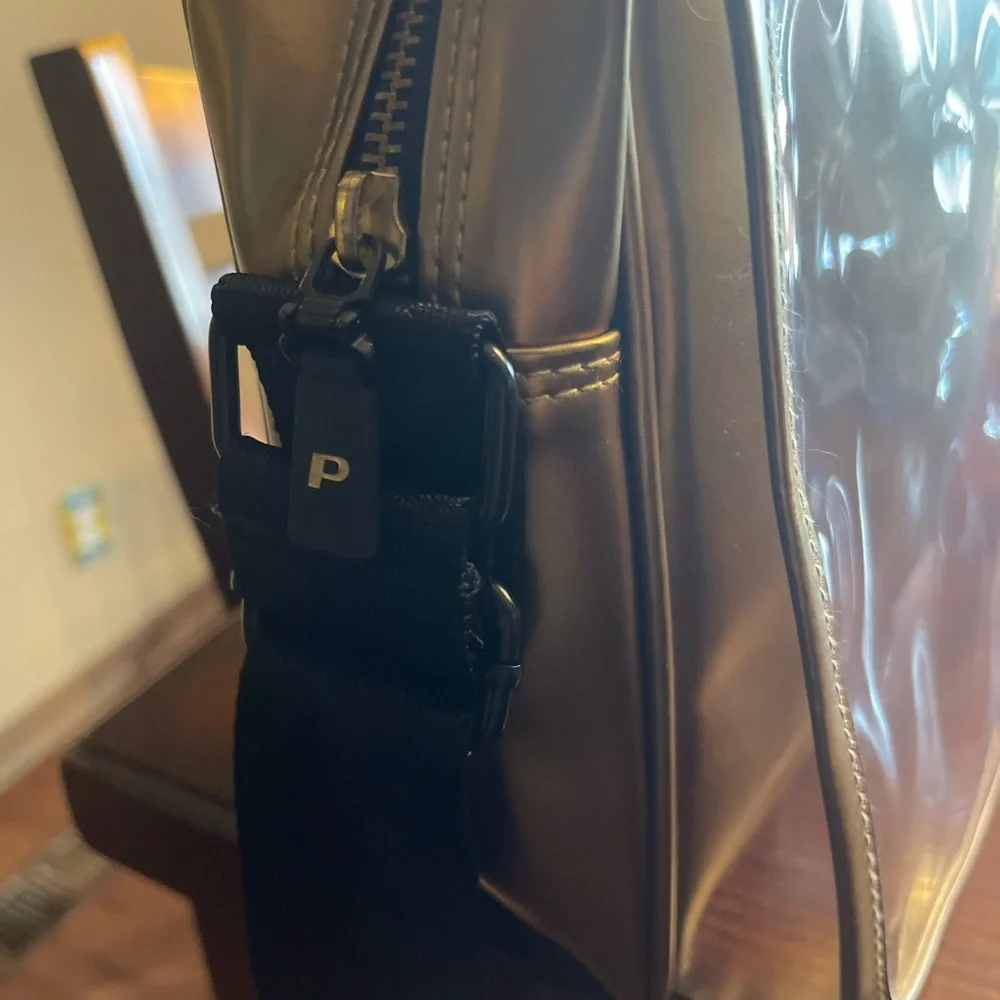 Polo Ralph Lauren Gold and Black Sport Bag - Picture 4 of 5